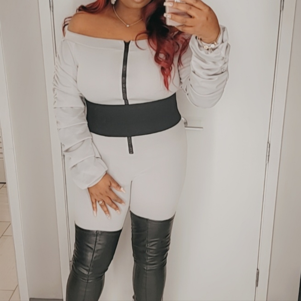 Gray Jumpset size Large